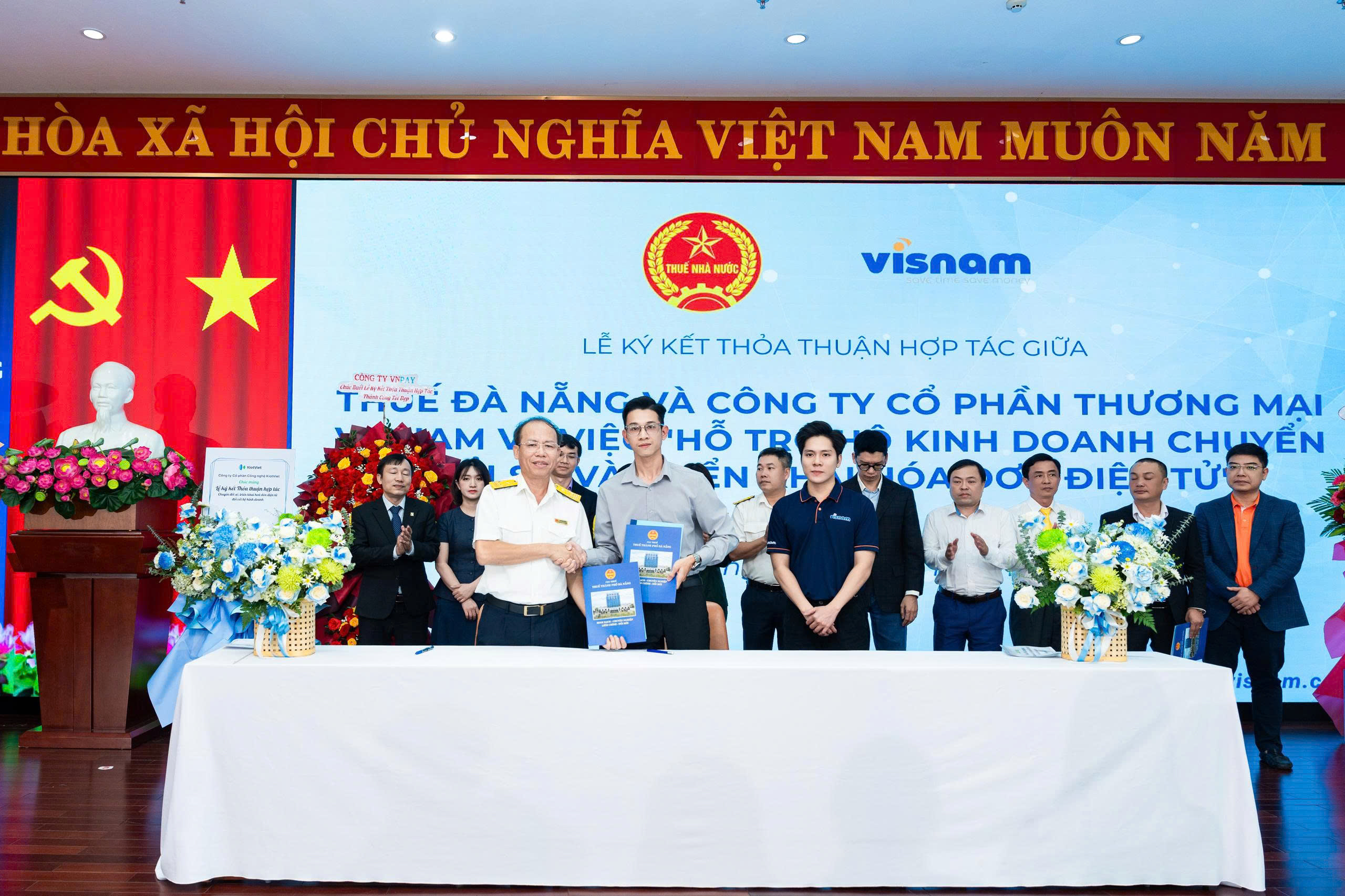 hop-tac-giua-visnam-va-thue